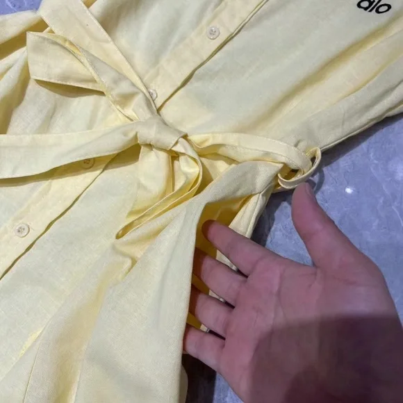 ALO Yoga Light Yellow Sleeveless Midi Dress - Picture 3 of 3